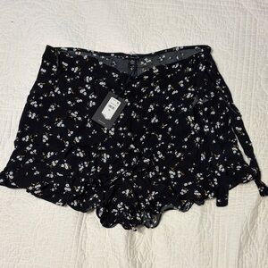 Tommy Hilfiger Black Floral Women's Shorts
